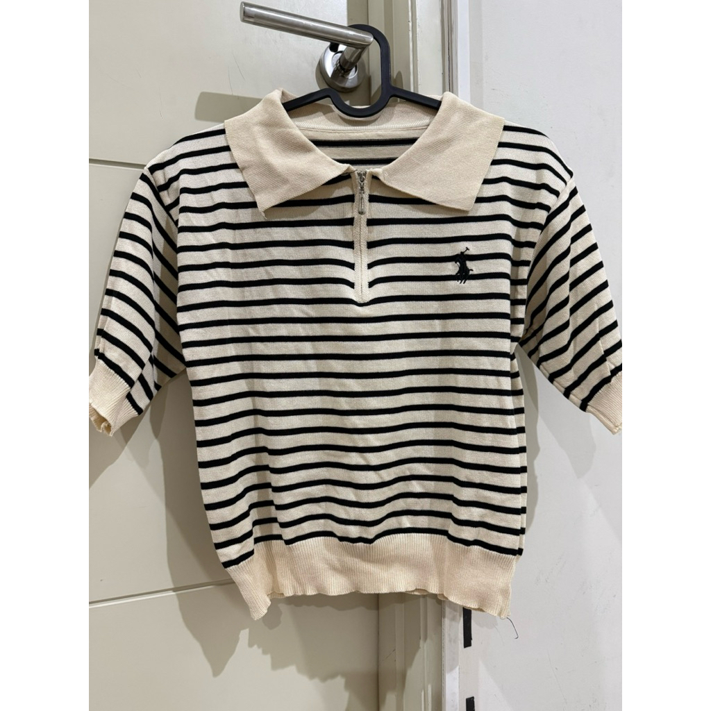 Baju kerah polo cream garis hitam BKK