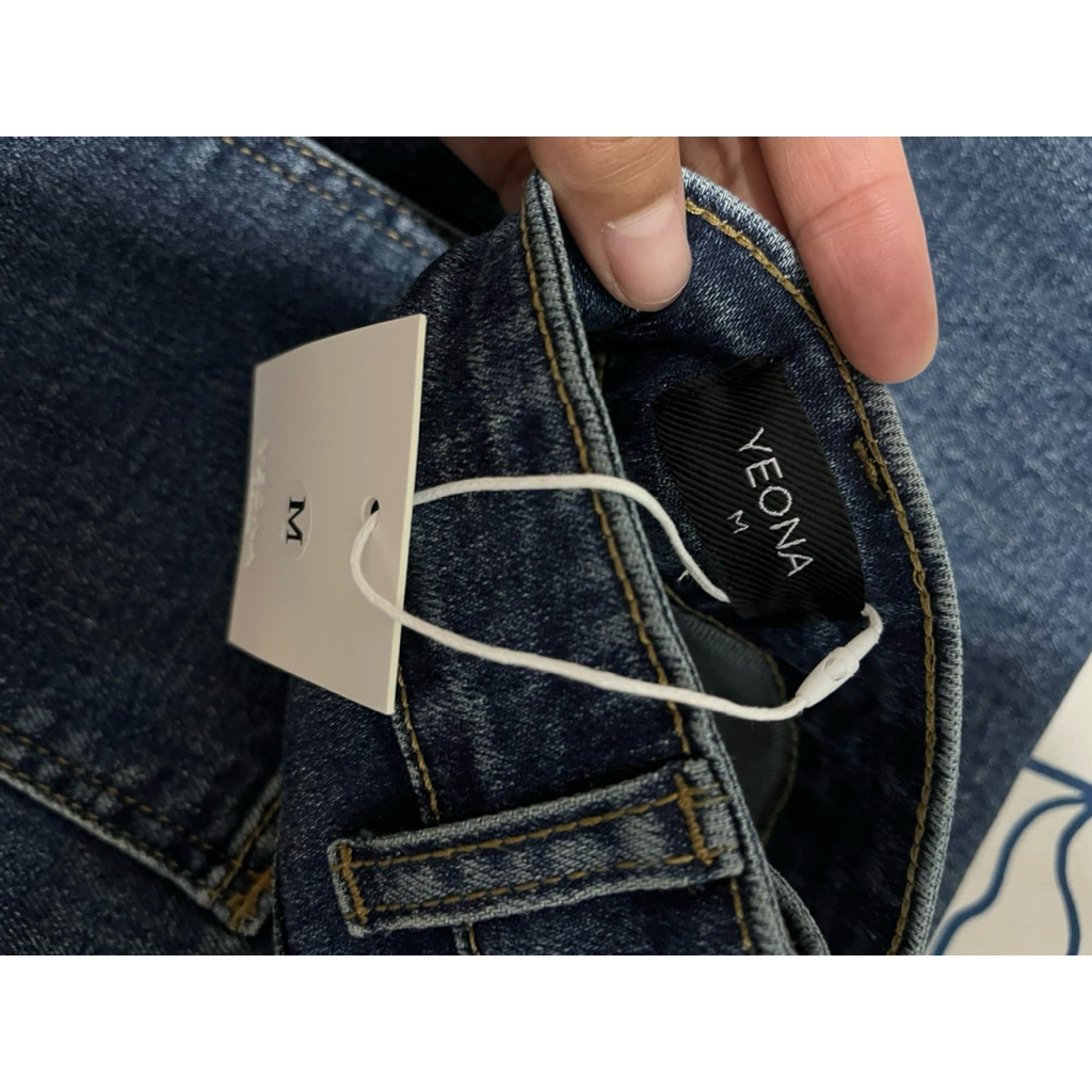 YEONA DUNE dan LOUI JEANS size M