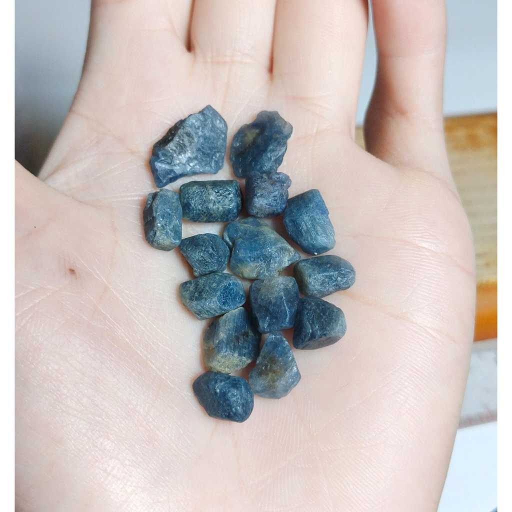 Natural Blue Sapphire rough (14)