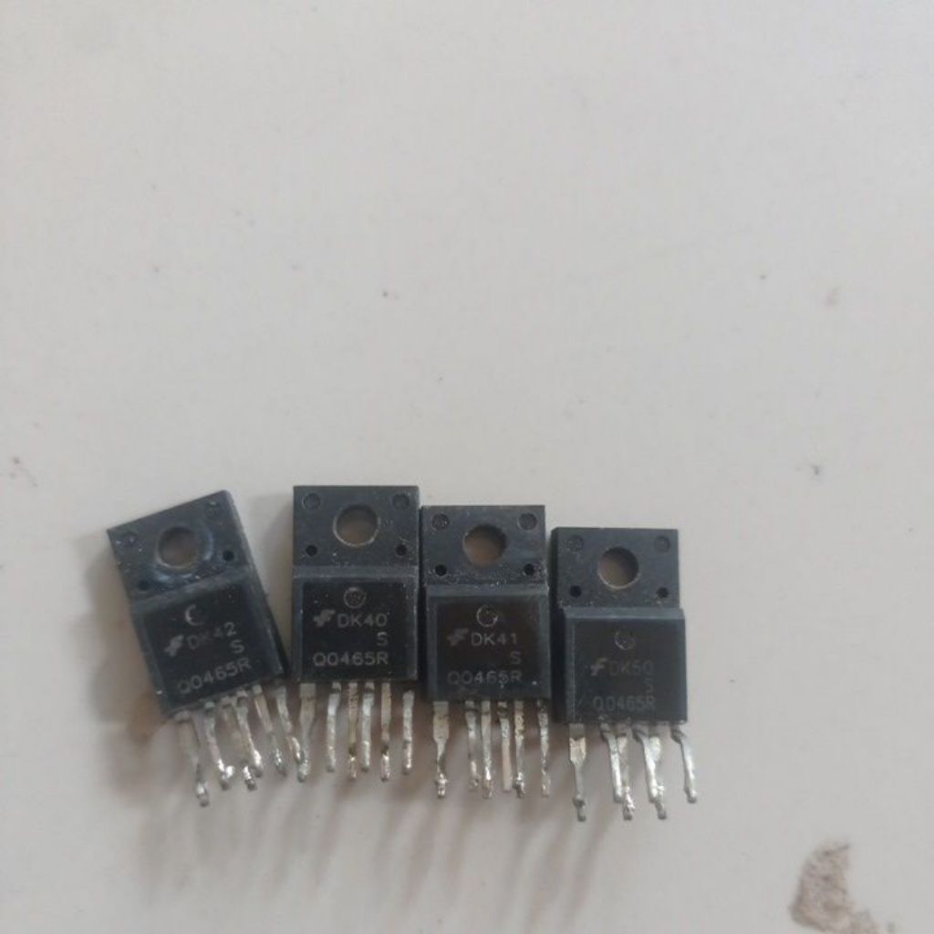 1pcs ic Q0465R