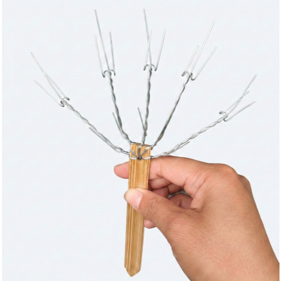 Oncer Bambu Daksina Linggih (Tancapan Bunga Persembahyangan)