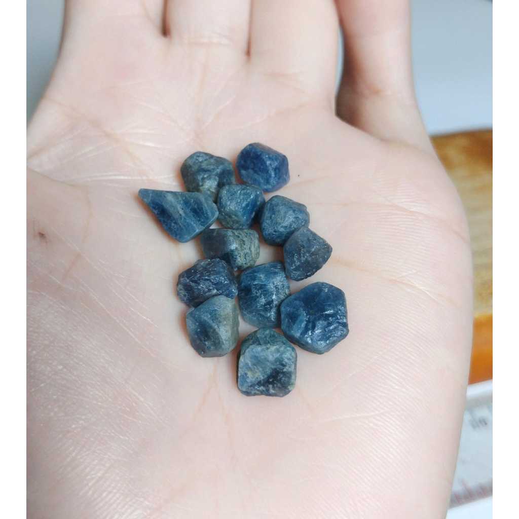 Natural Blue Sapphire rough  (2)