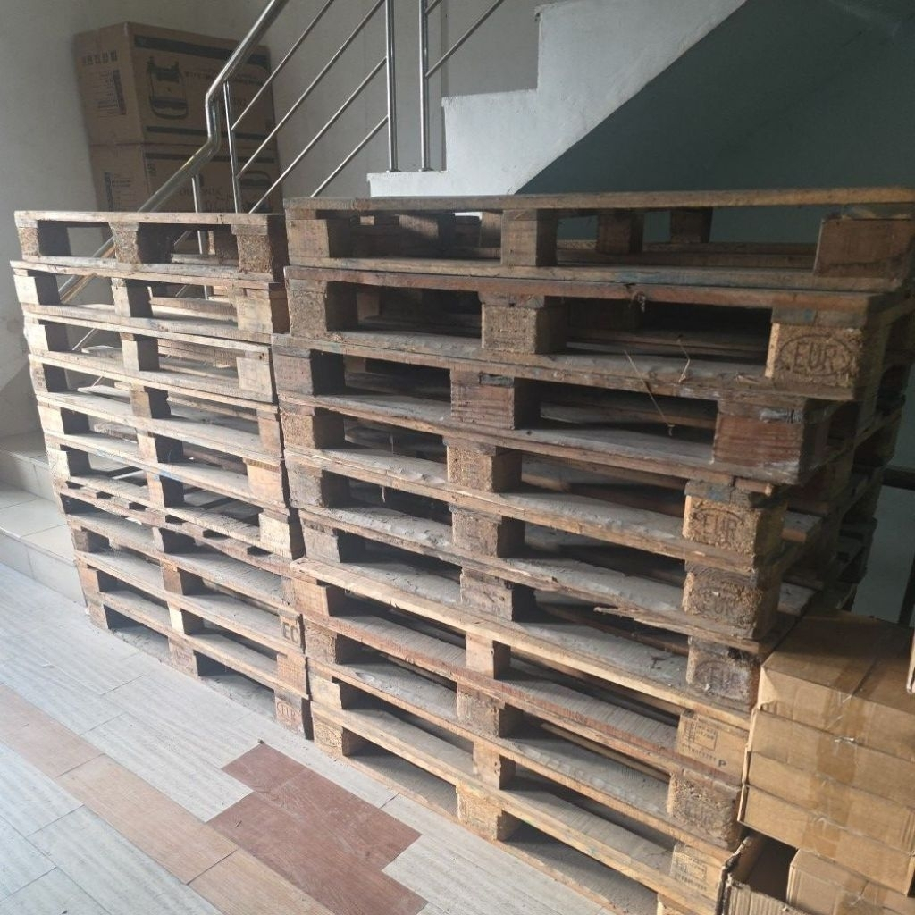 Palet Kayu Bekas Bekas