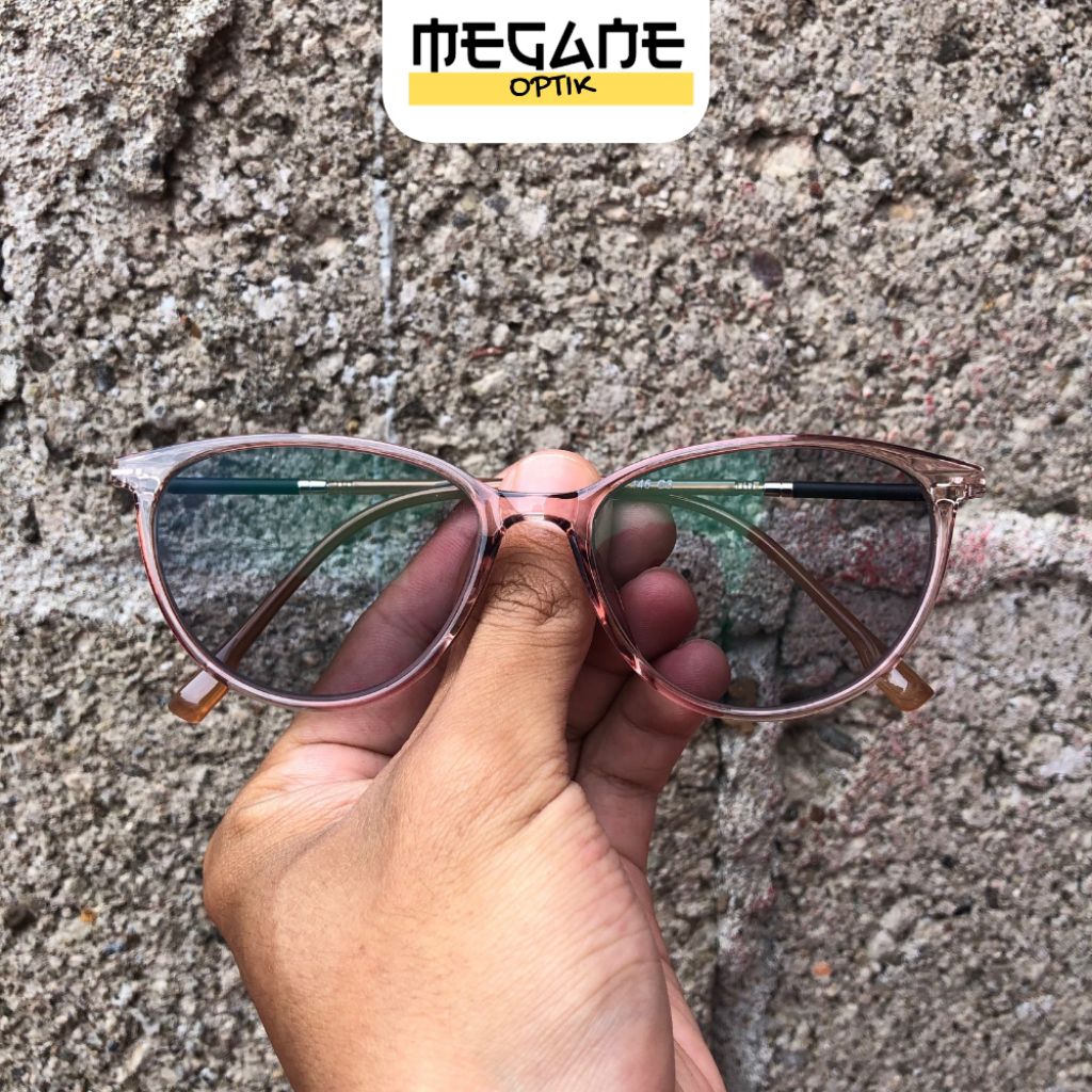 Kacamata Wanita Model Cat Eye Lensa Photocromic Minus Silinder