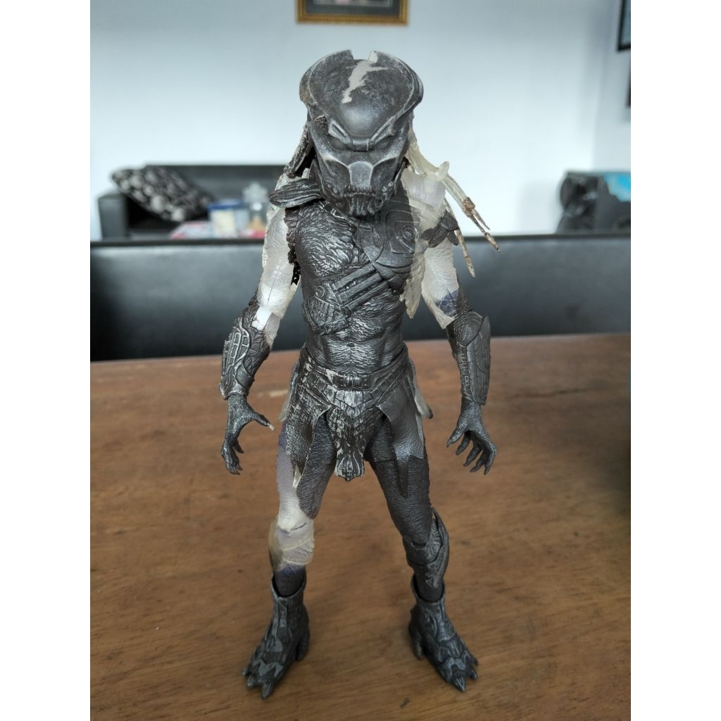 Neca Cloacked Berserker Predator