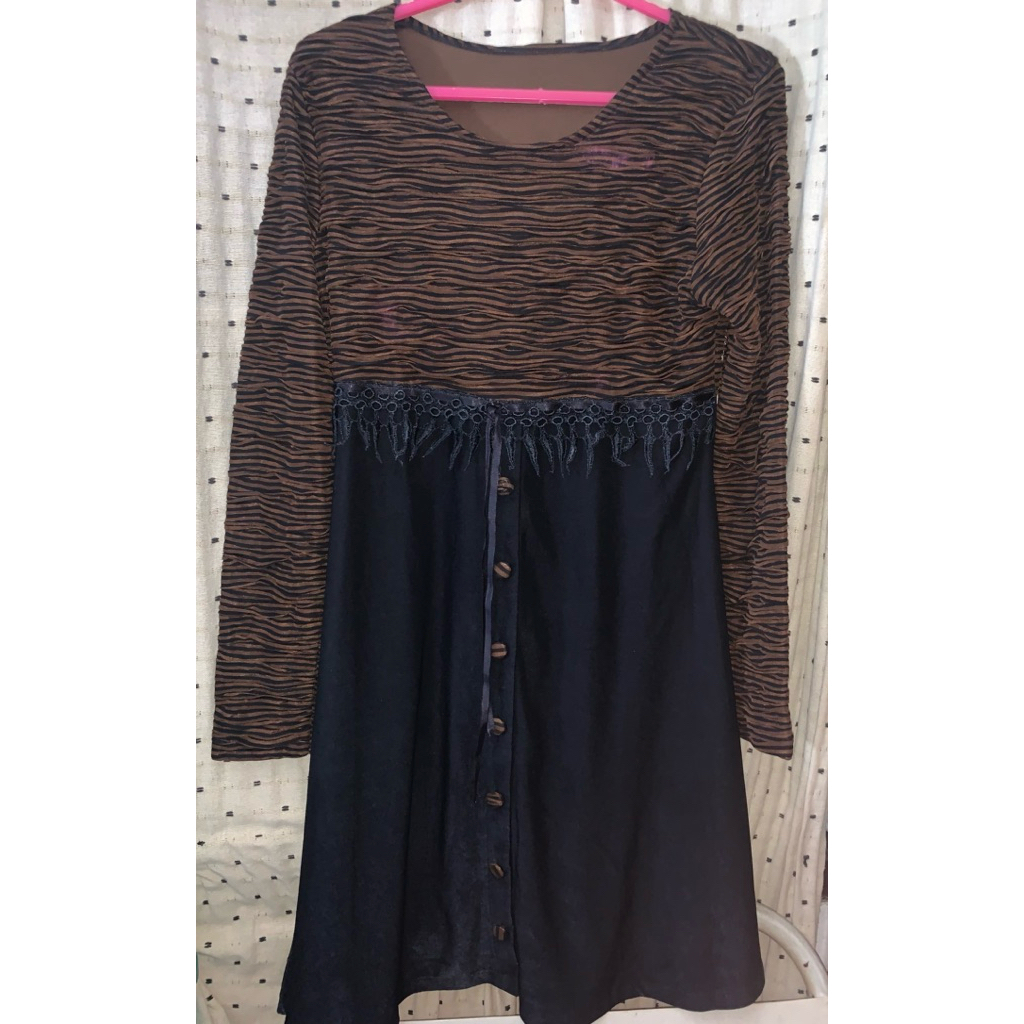 Atasan tunik motif garis hitam coklat