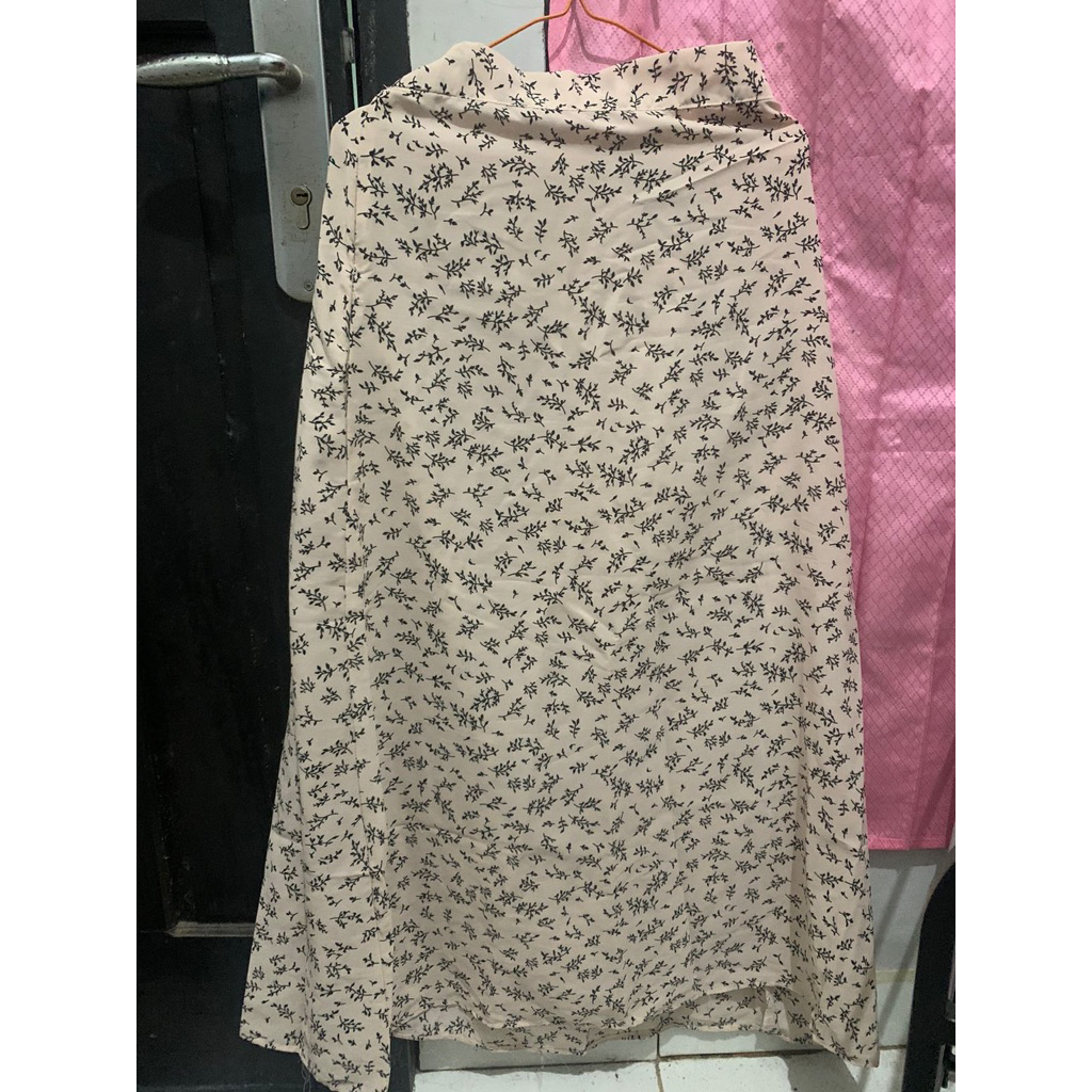 Preloved Rok Bunga Bunga