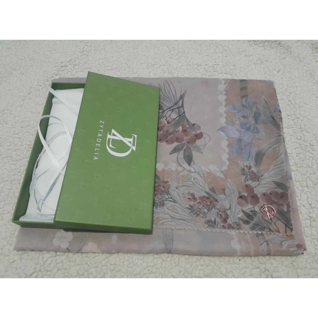ZYTADELIA Scarf Preloved