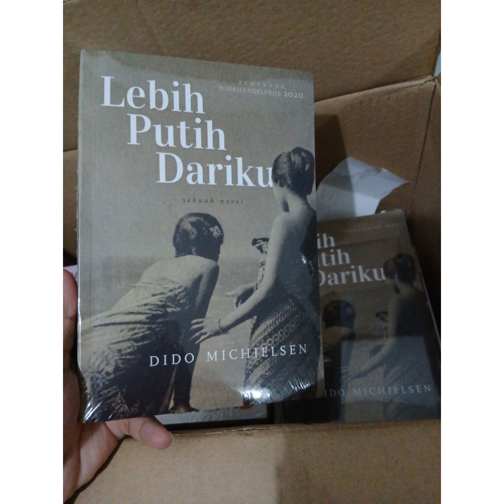 lebih putih dariku
