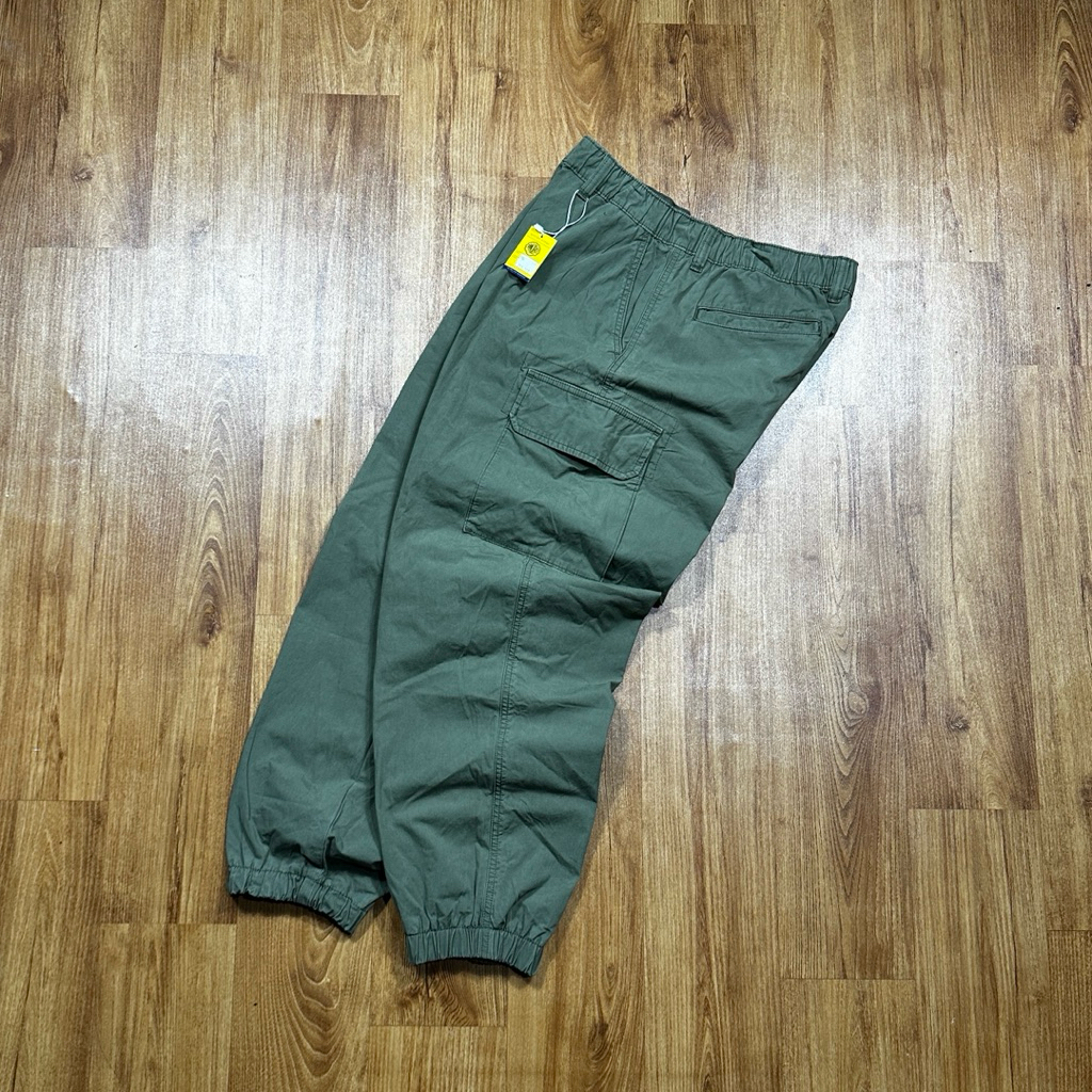 UNIQLO CARGO JOGGER PANTS