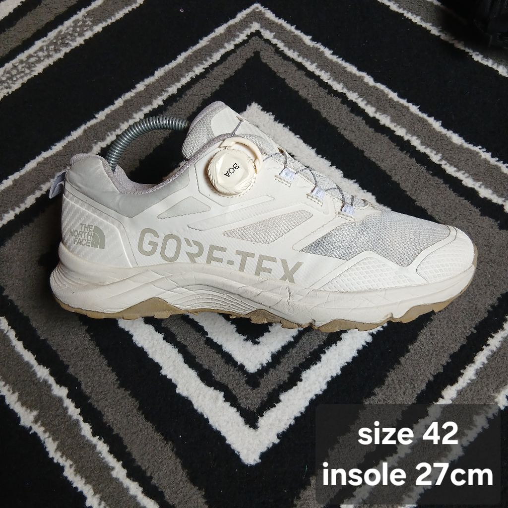 sepatu second tnf boa outdoor putih