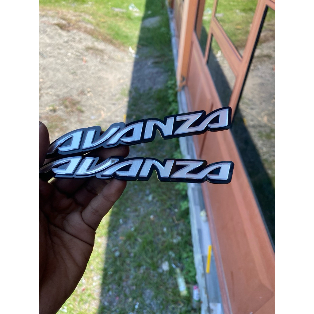 Sepasang Emblem Akrilik Talang Air Avanza/Emblem Talang Air Avanza