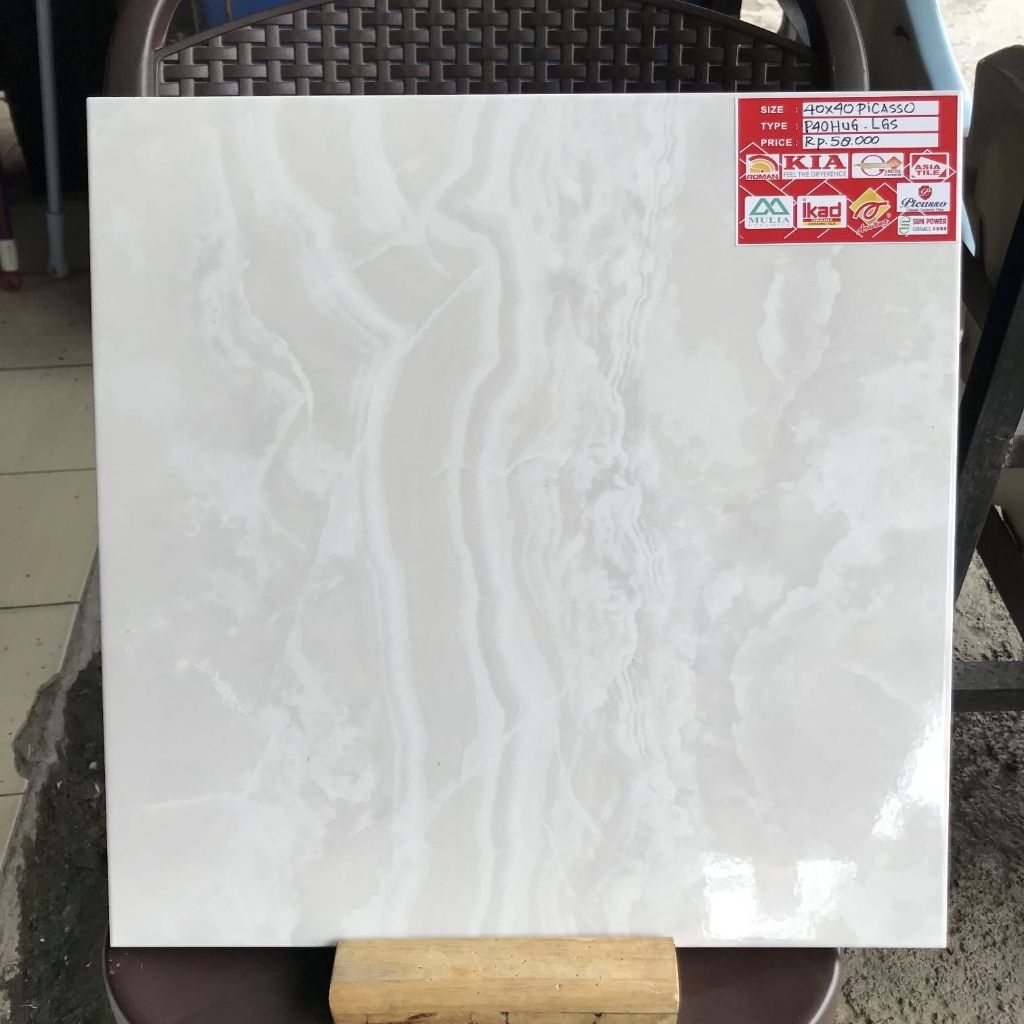 kramik lantai 40x40 glosyy