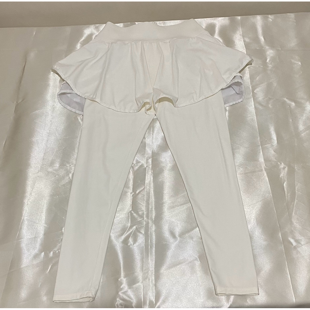 Preloved - Celana Rok Olahraga