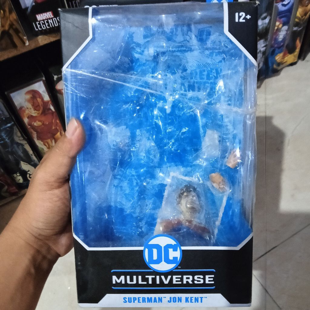 box card hand tangan superman jon kent mainan action figure kitbash