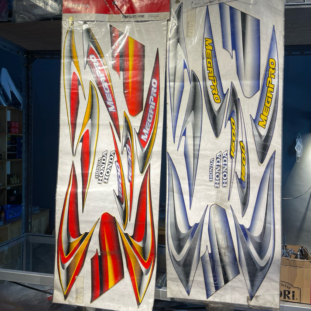 LIST STRIPE STRIPING STICKER STIKER BODY SET MEGAPRO MEGA PRO HIU OLD LAMA MERAH BIRU ORIGINAL AHM