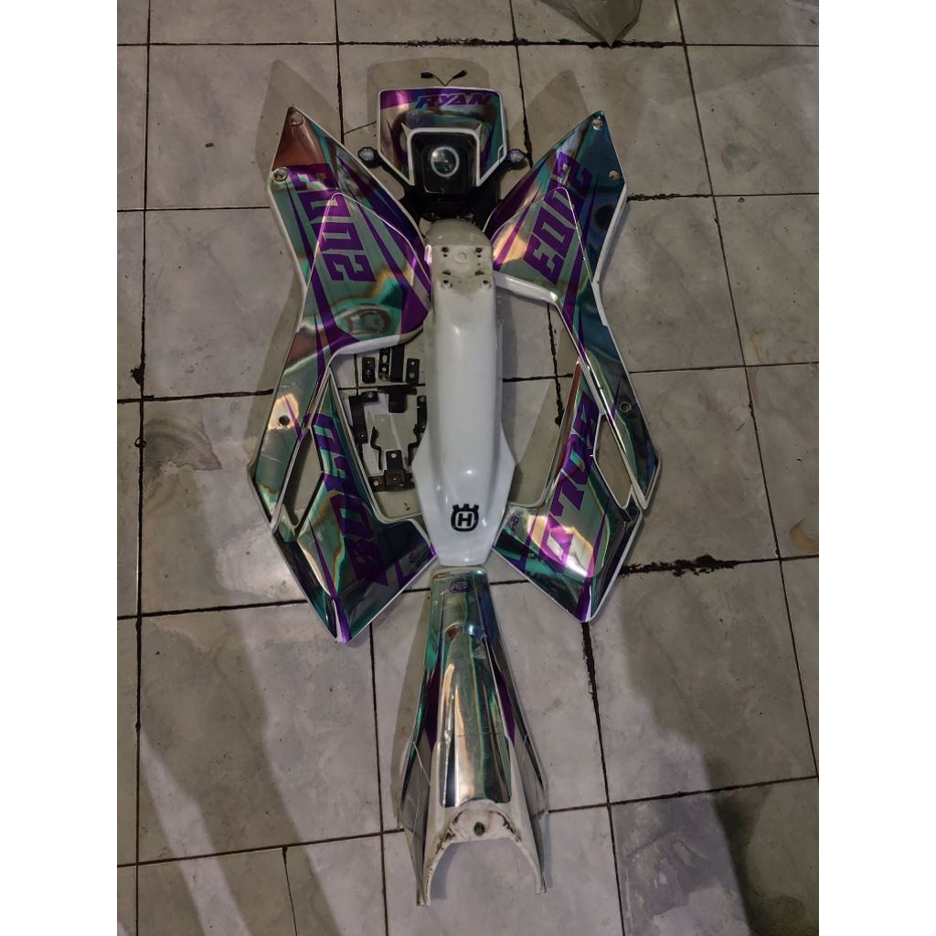 BODY HUSQVARNA 250 PNP CRF 150L | WARNA PUTIH