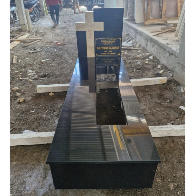 Kijing Makam Salib Kristen Katolik Granit Hitam Asli Berkualitas