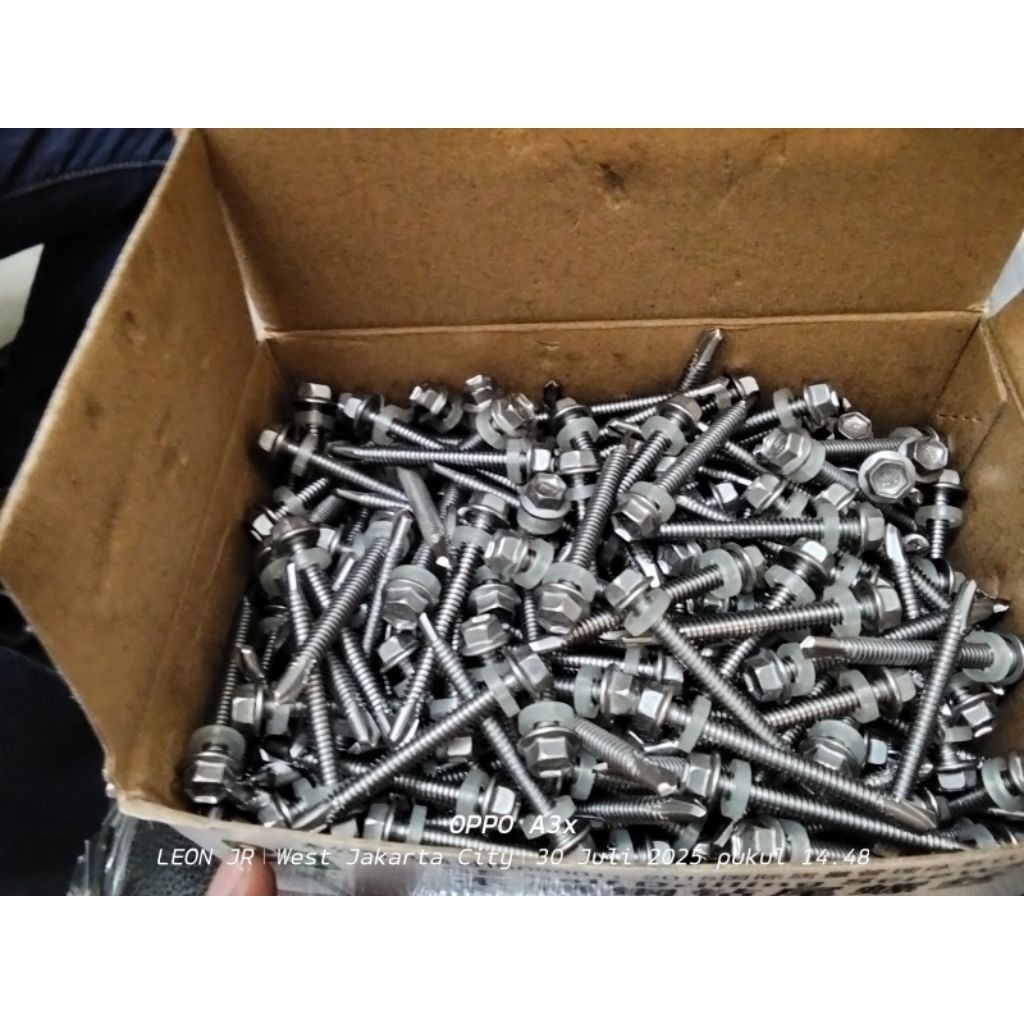 Sekrup Roofing Stainless Steel ukuran 12 x 25