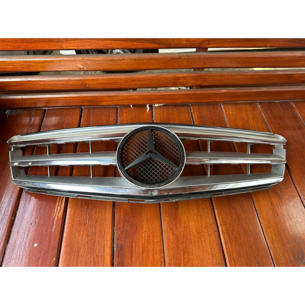 Kisi Grill Bemper Depan Mercy W204