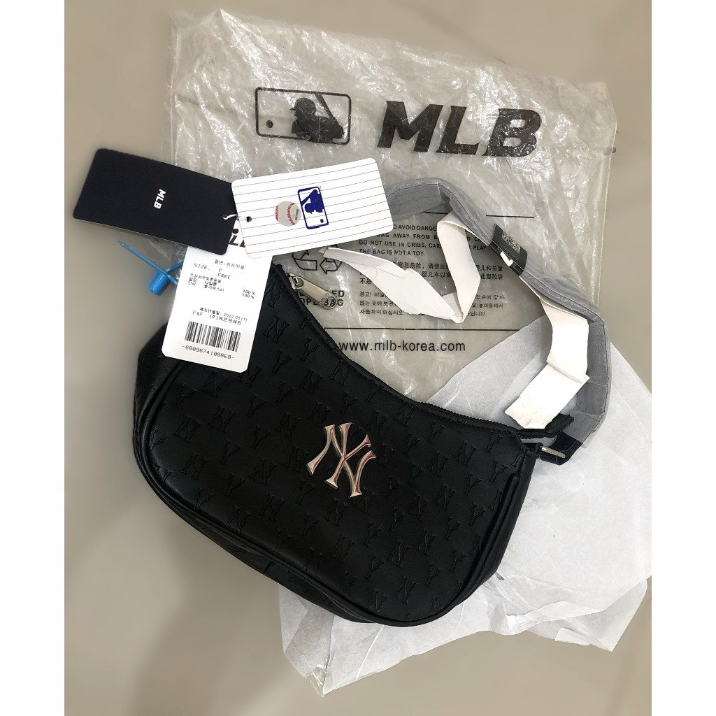 MLB - Tas NY Yankees Emboss Monogram Hobo Bag Black