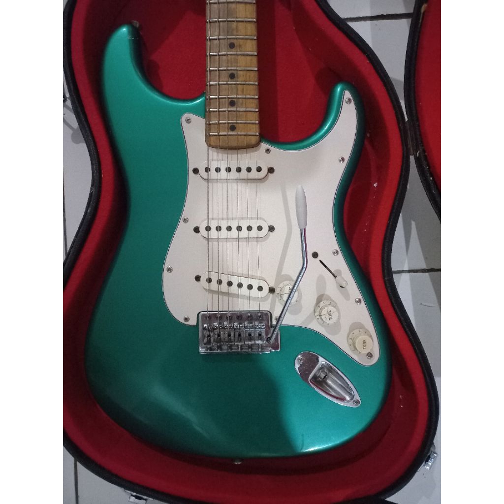 gitar merk fender stratocaster std series asli original buatan mexico