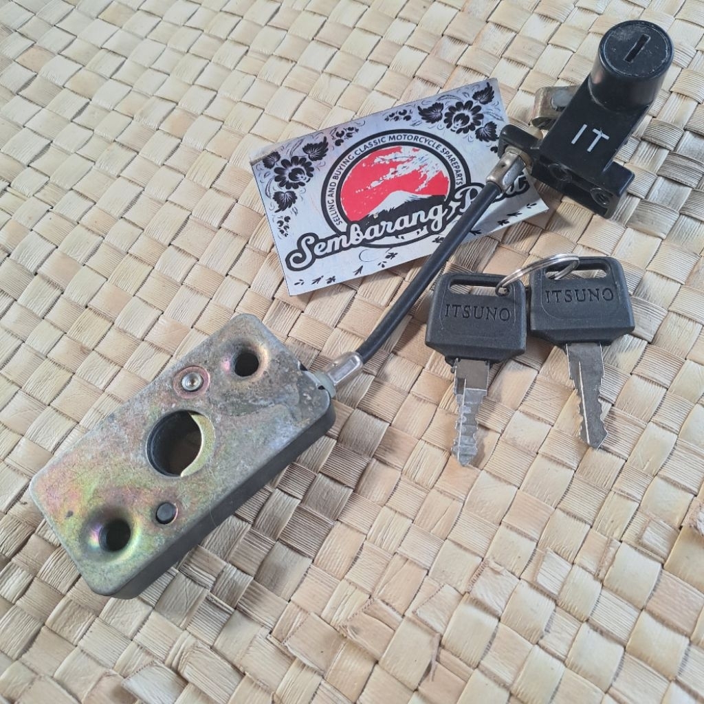 KUNCI JOK SADEL SUZUKI RC80 RC100 BRAVO NOS ITSUNO