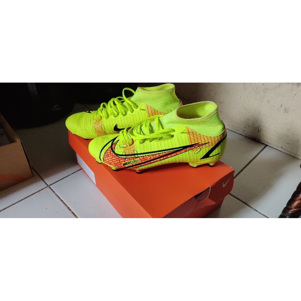 sepatu bola Nike SUPERFLY 8 ACADEMY FG/MG