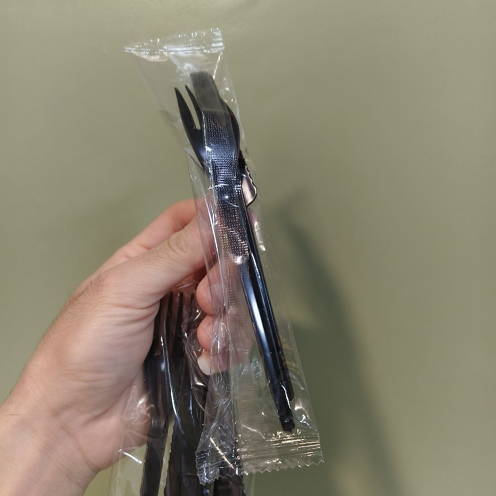 SET STEAK GARPU PISAU HITAM HIGENEIS STERIL 50 SET / GARPU + PISAU PLASTIK KEMASAAN PLASTIK STERIL