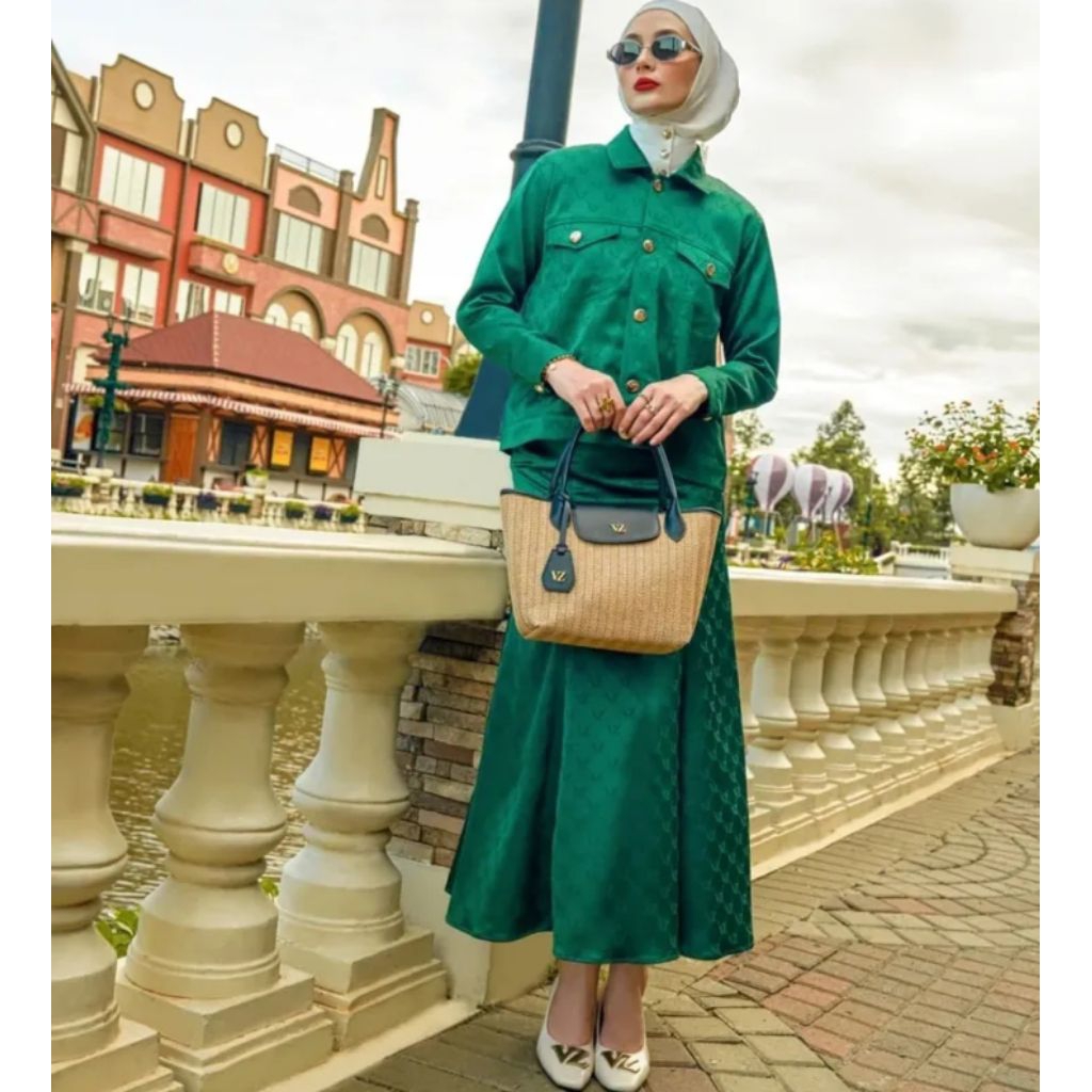 preloved like new one set hijau Vivi zubedi