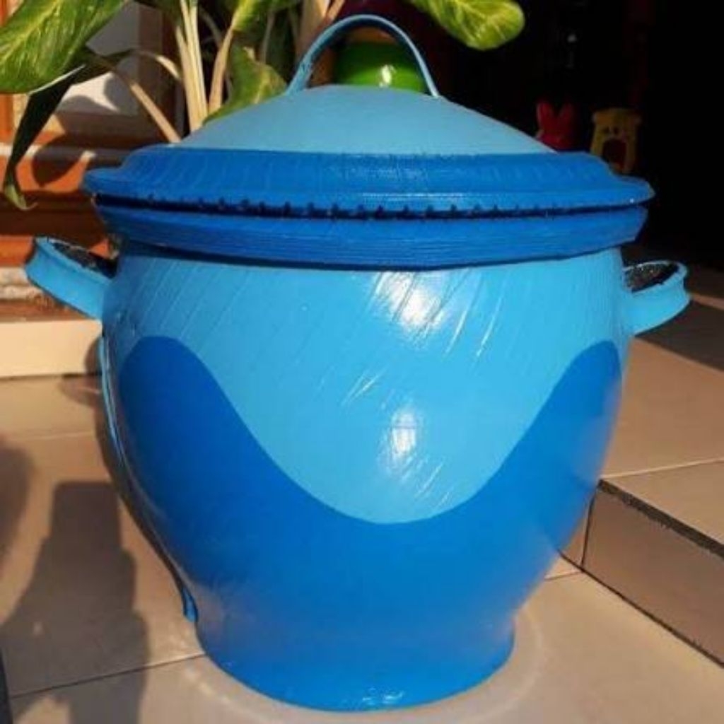 TEMPAT SAMPAH DARI BAN BEKAS