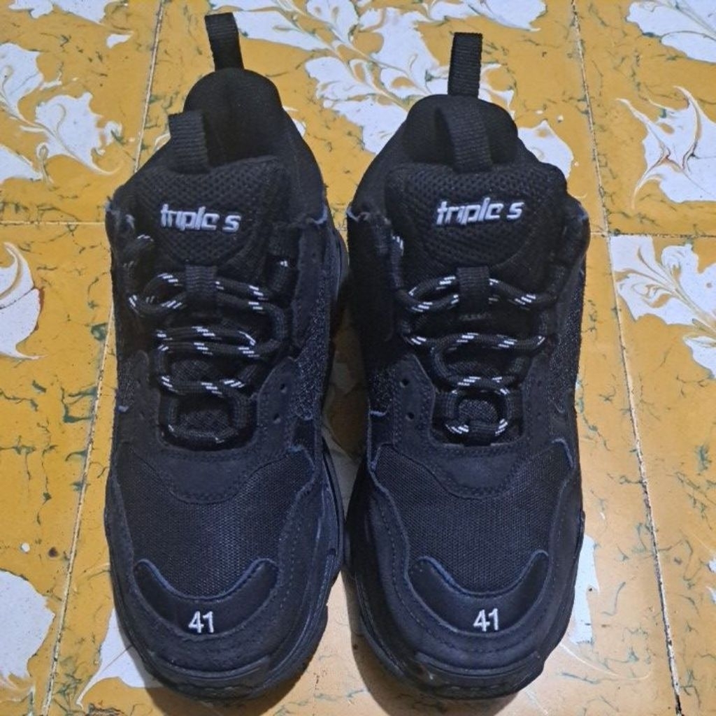 Sepatu Sneakers Balenciaga Triple S Full Black
