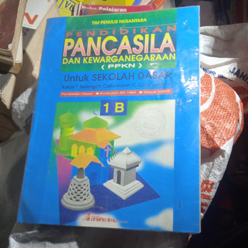 buku pendidikan Pancasila dan kewarganegaraan PPKn 1B untuk SD kelas 1 setengah caturwulan ll, catur