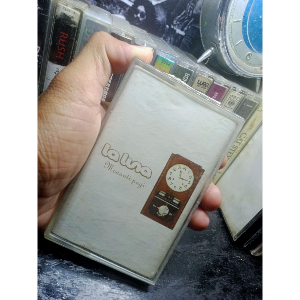 Kaset La Luna - Menanti pagi