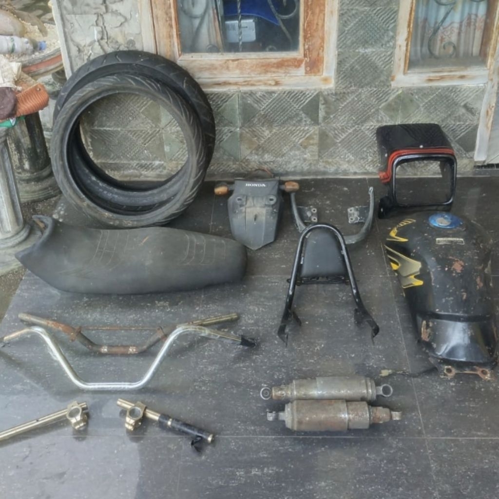 body Megapro Primus / stang motor / shock belakang motor / ban motor