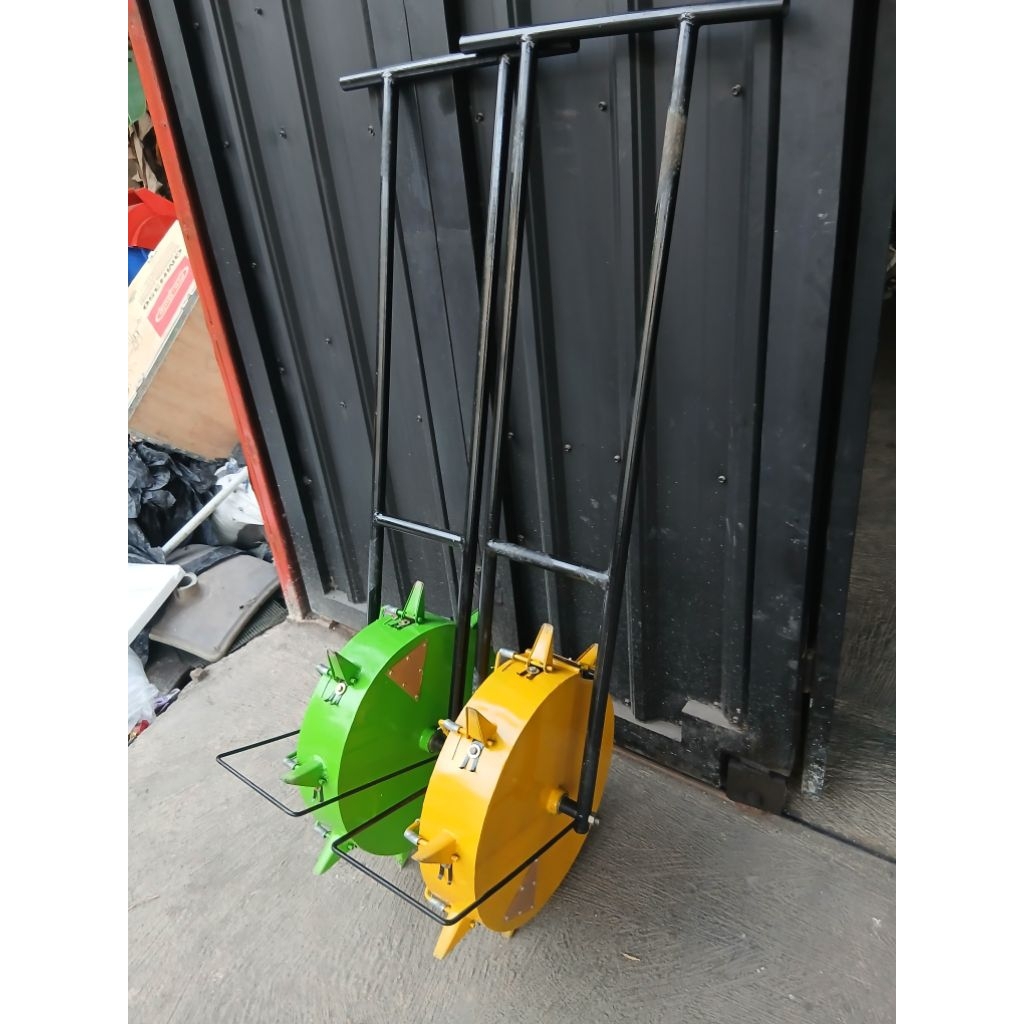 Alat tanam benih padi. jagung. kacang dll ( seruntul tanam )