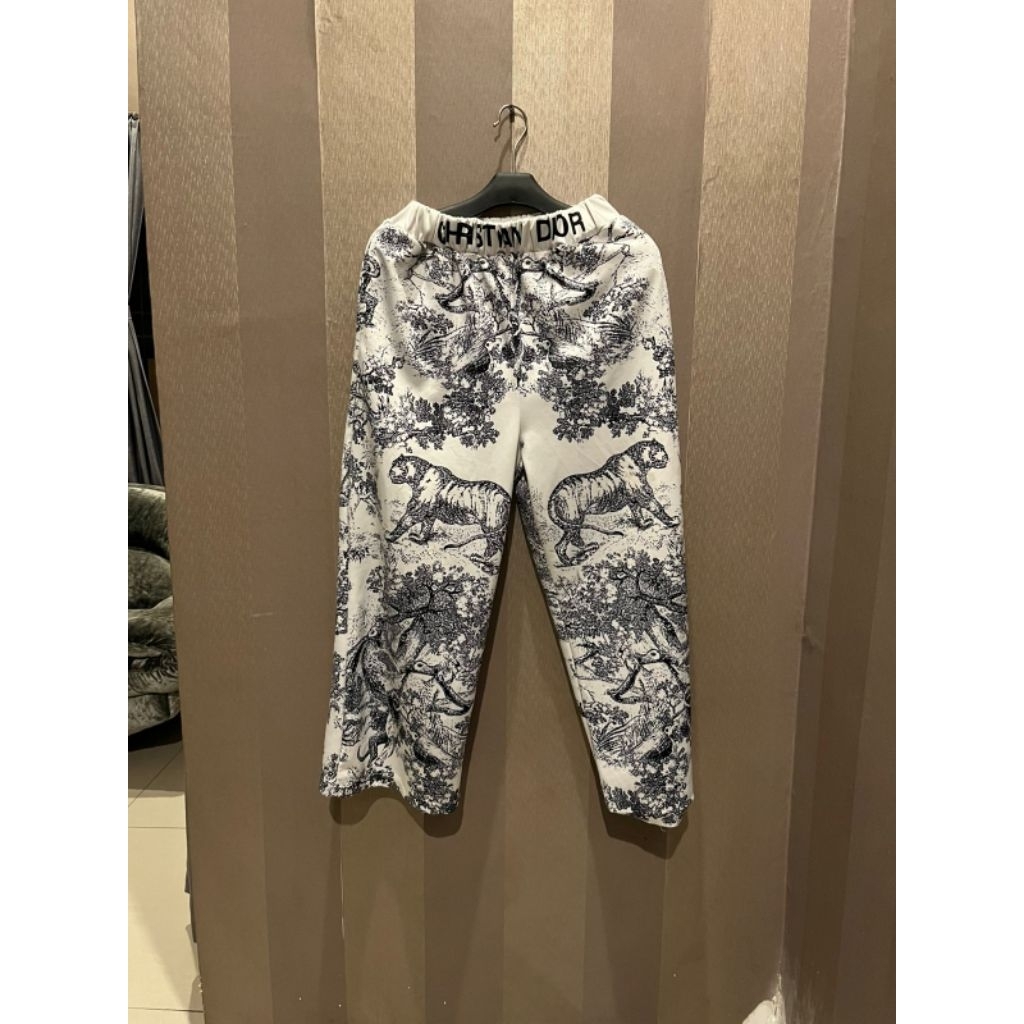 Celana Dior
