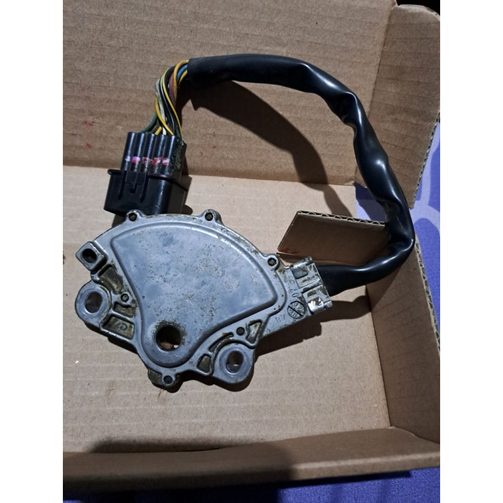INHIBITOR SWITCH MATIC, METIK MITSUBISHI PAJERO COPOTAN ORIGINAL PAJERO 2012