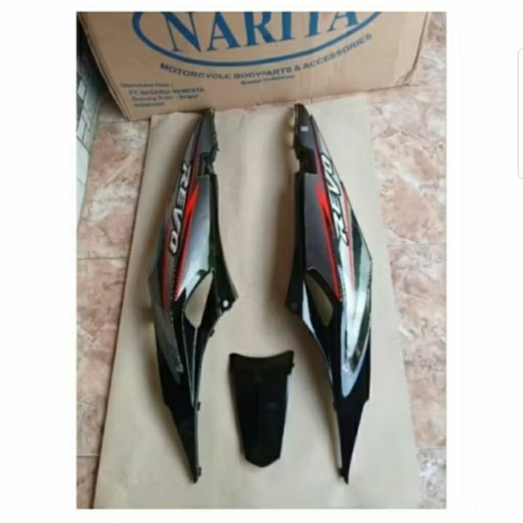cover body samping belakang Revo lama warna hitam + stripping