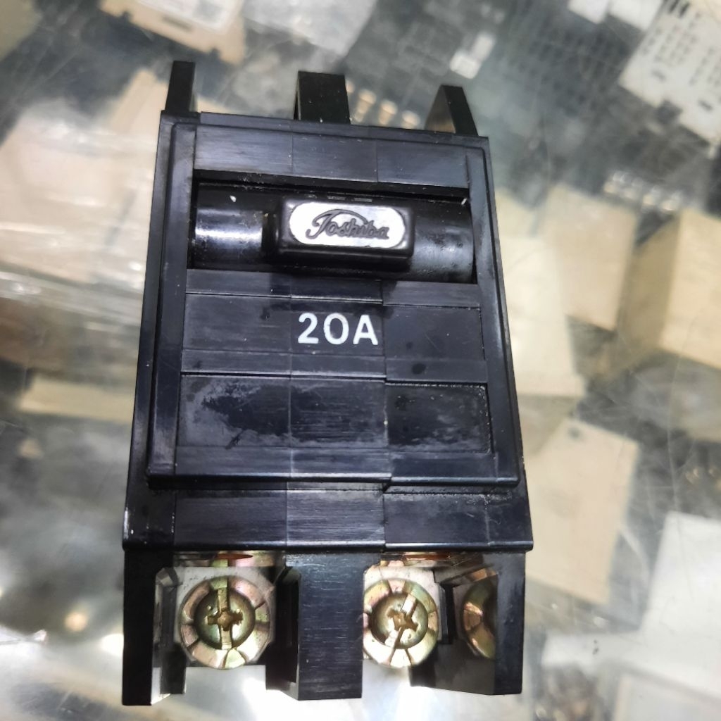 MCCB BREAKER TOSHIBA R50 2POLE 20A 2p
