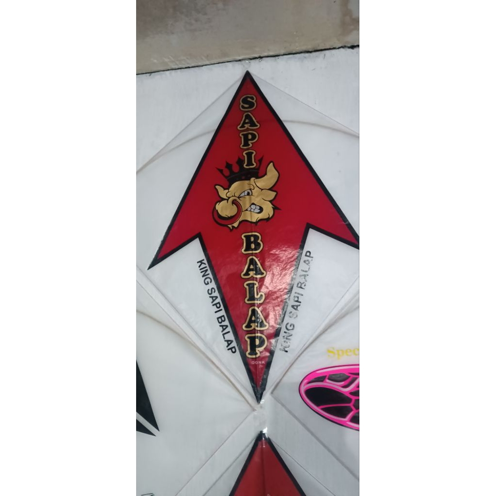 layangan sukhoi sapi balap