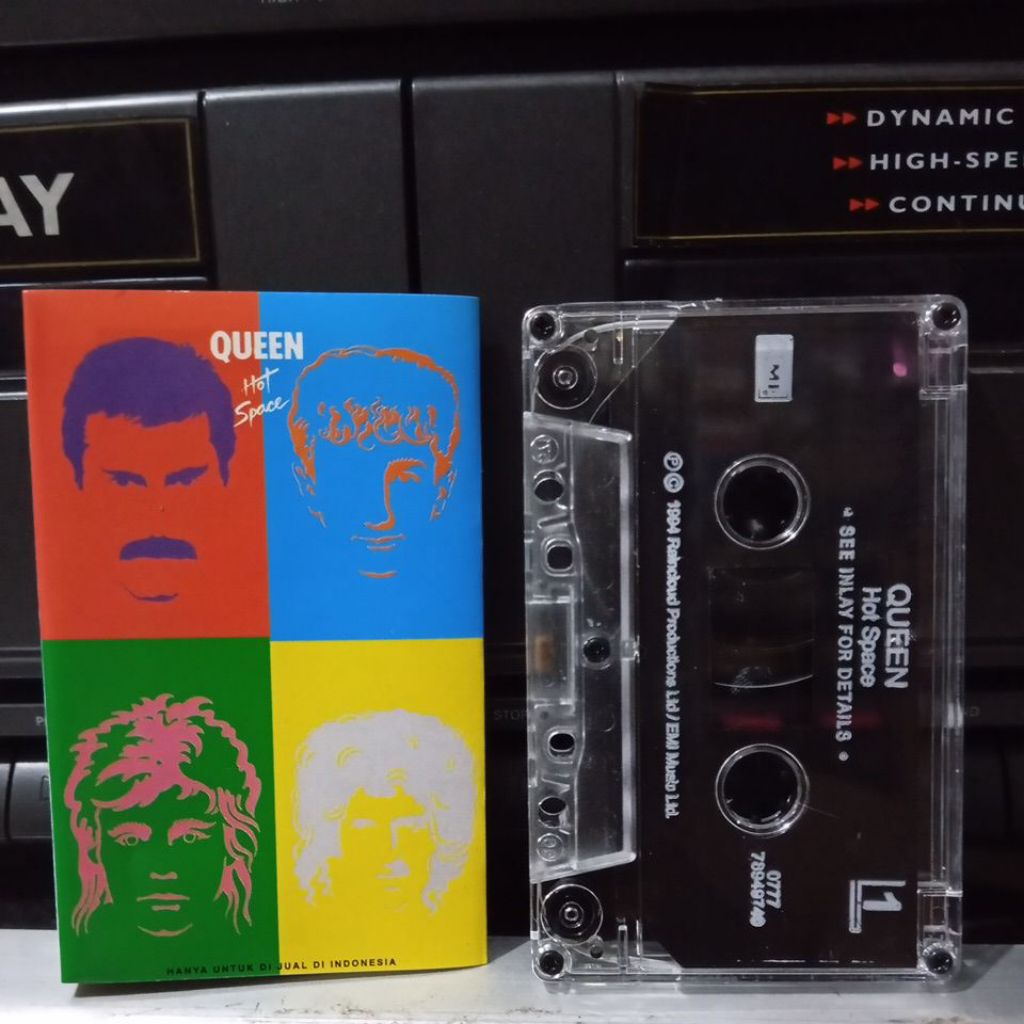 kaset pita queen hot space