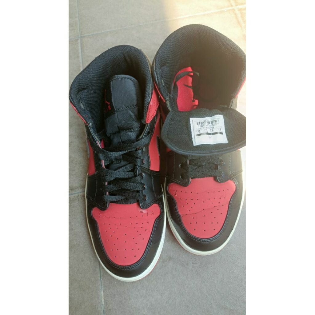 Air Jordan 1 Mid Gym Red, Black White (second)