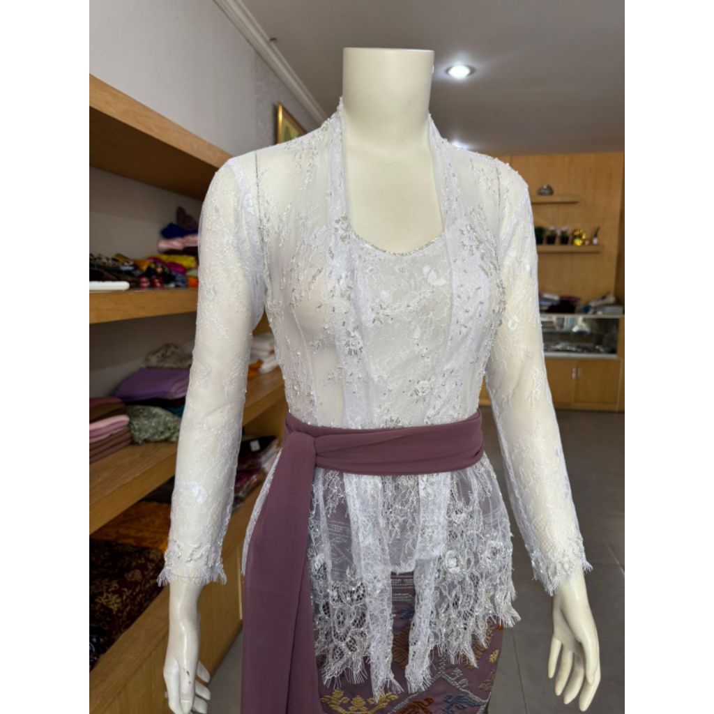 kebaya brokat chantily payet