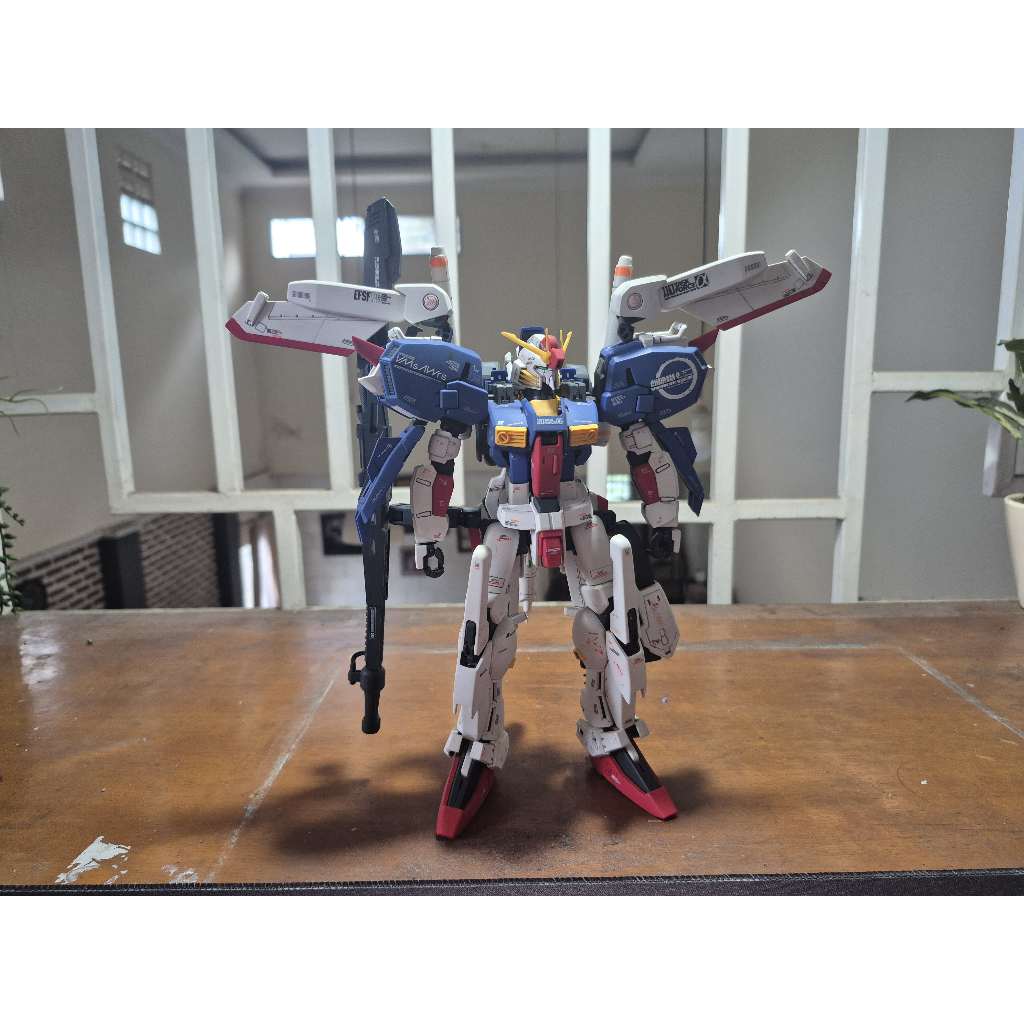 MG S Gundam / Superior Gundam Bandai