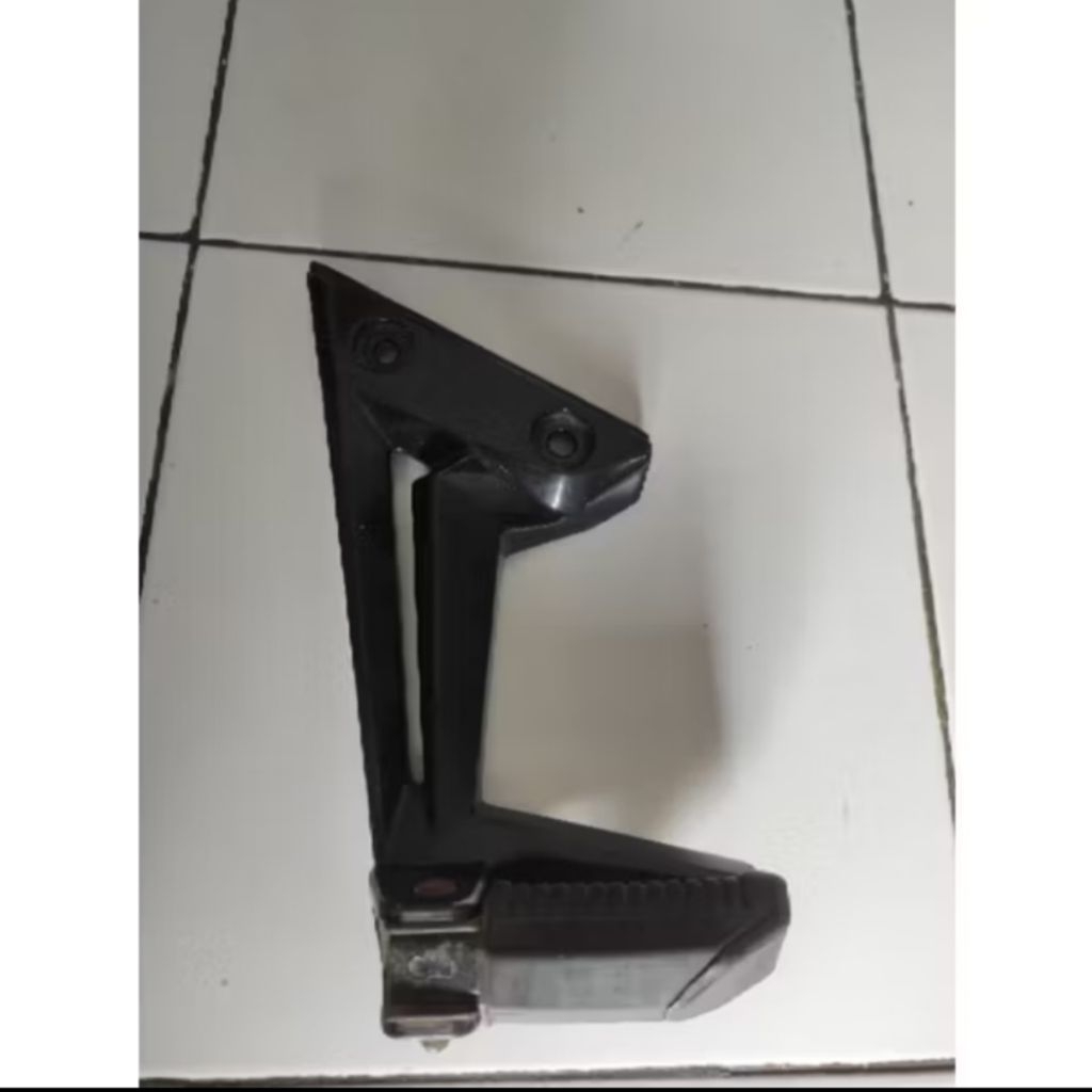 Foot Step Bustep Kiri Yamaha Mx New 135 / Original Copotan