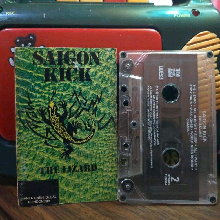 Kaset pita Saigon Kick The Lizard
