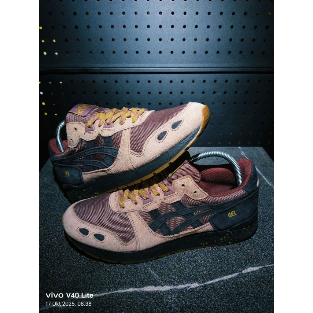 (second) Asics Gel Lyte Dark Forest size 42