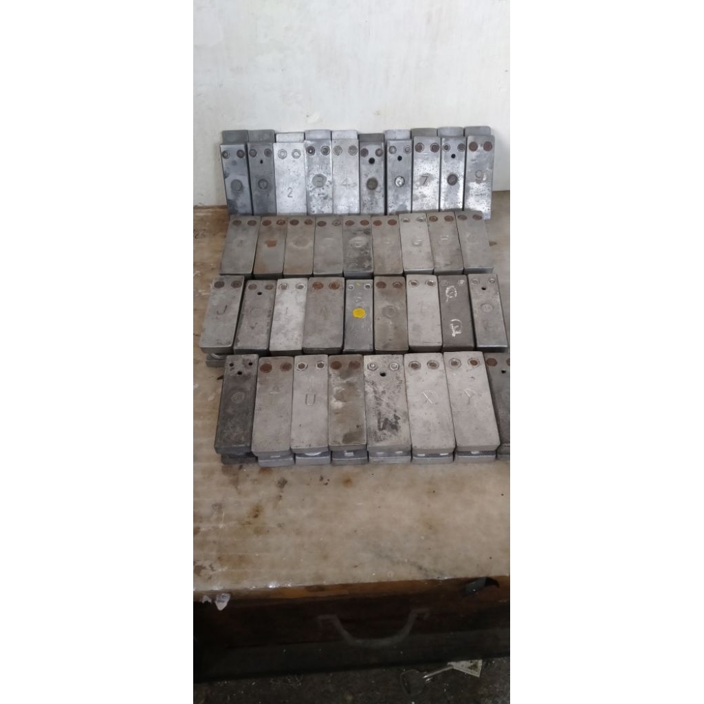 (NEGO) MAL CETAKAN PLAT MOTOR JALU BIKANG BAHAN COR FONT LAMA  / JALU BIKANG / PLAT MOTOR HANYA HURU