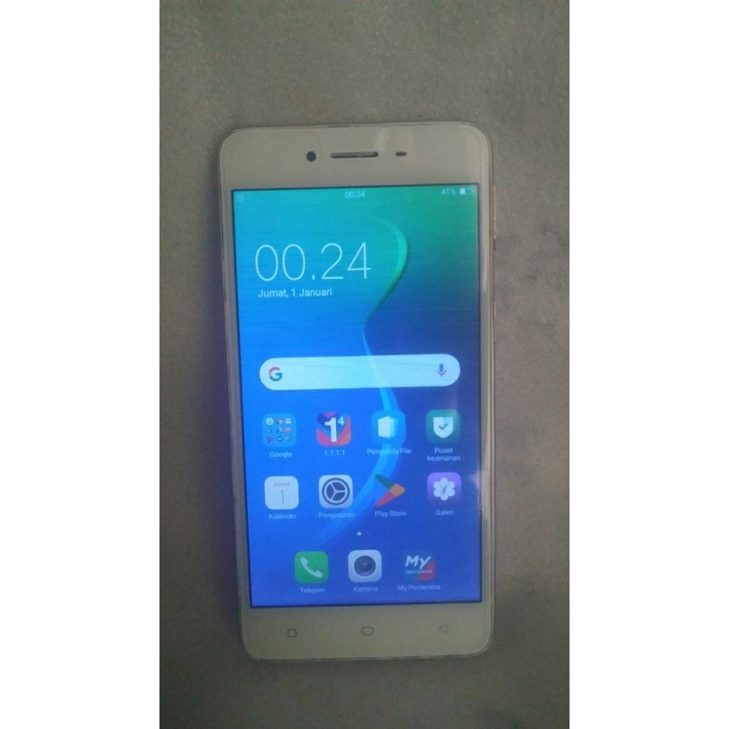 hp oppo a37f  mulus siap pakai batangan no carger